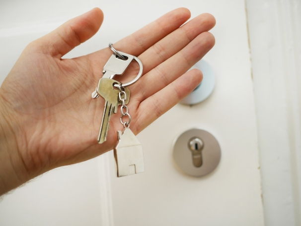 https://CynthiaLowry.StopRentingStartOwning.org